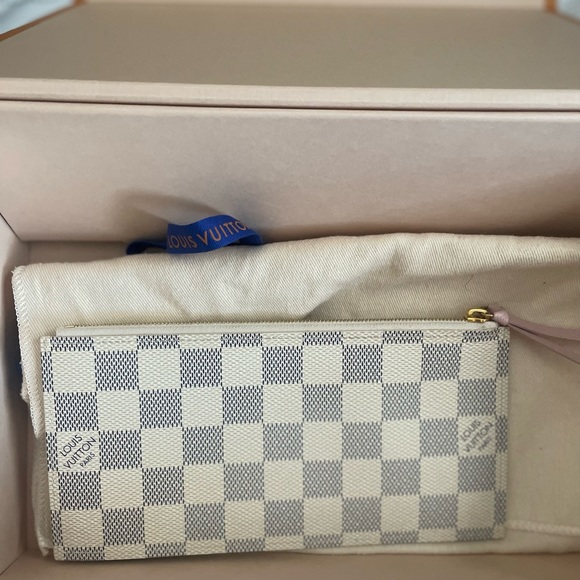 Louis Vuitton Authentic Felicie Monogram Pochette Wallet - Picture 12 of 12